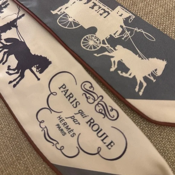 HERMES BNIB Paris Qui Roule forever Twilly Leather trim silk twilly - Picture 4 of 6